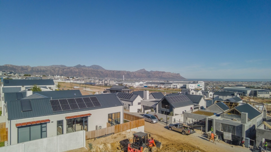 3 Bedroom Property for Sale in Mzuri Estate Western Cape